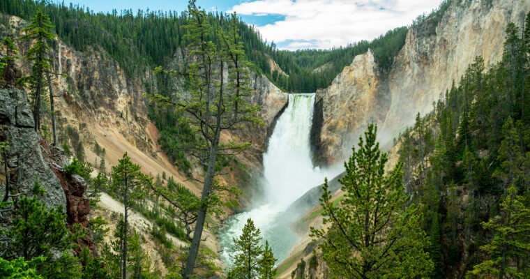 Descubre la belleza natural de Yellowstone en Estados Unidos