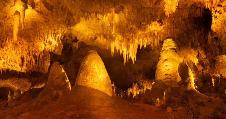 Descubre las maravillas del Parque Nacional de las Cuevas de Carlsbad en Estados Unidos